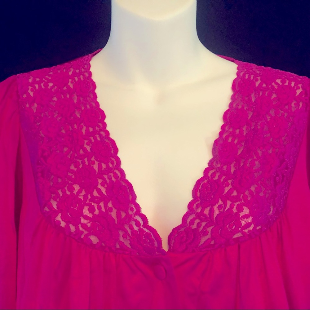 Beautiful Vanity Fair Nylon Robe. Size Small - Picture 2 of 5